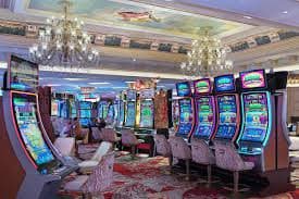 Antarmuka Mega Moolah di singapore 4d menampilkan gulungan, display jackpot progresif, dan kontrol taruhan yang intuitif